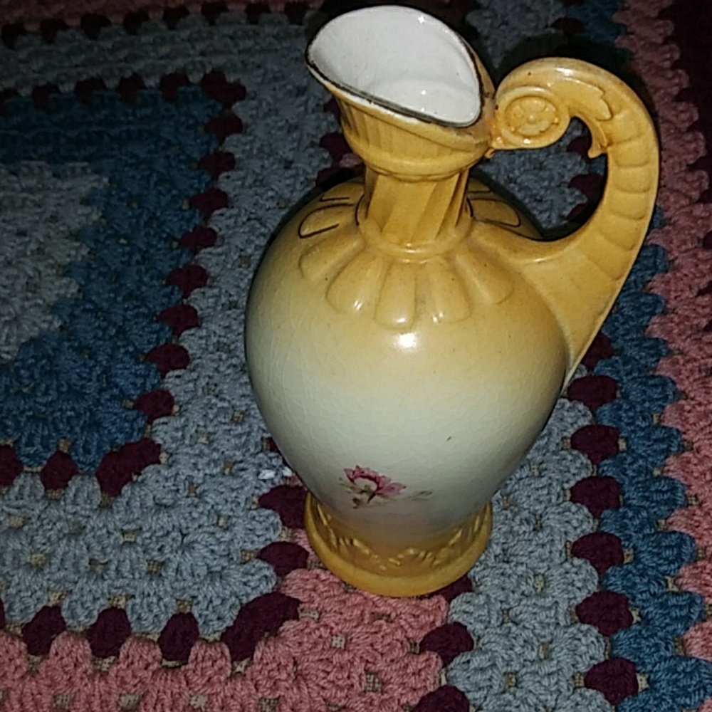 Vase - Picture 2 of 3